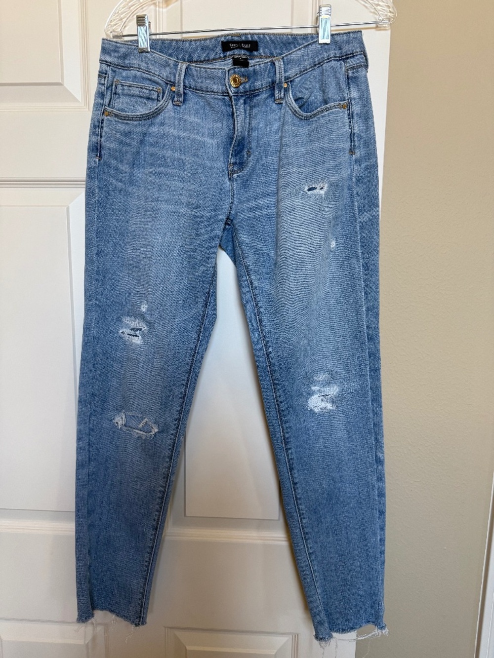 BLACK HOUSE WHITE MARKET DISTRESSED JEANS